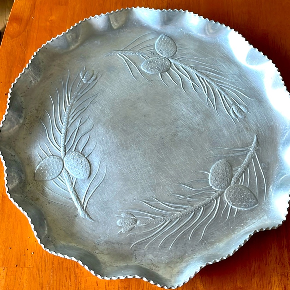 Hammered Silver Aluminum Pine Boughs &‎ Cones Scalloped Edge Tray